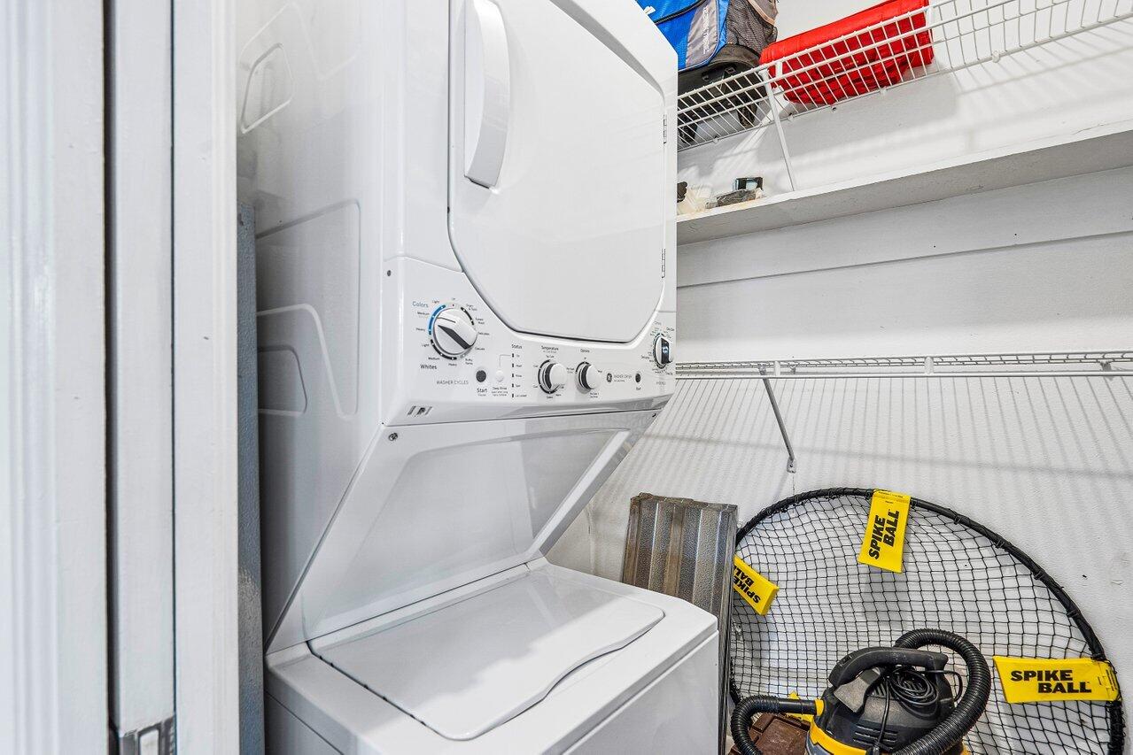 BEACH HOUSE CONDO - Residential