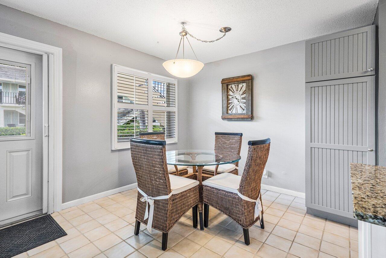 BEACH HOUSE CONDO - Residential