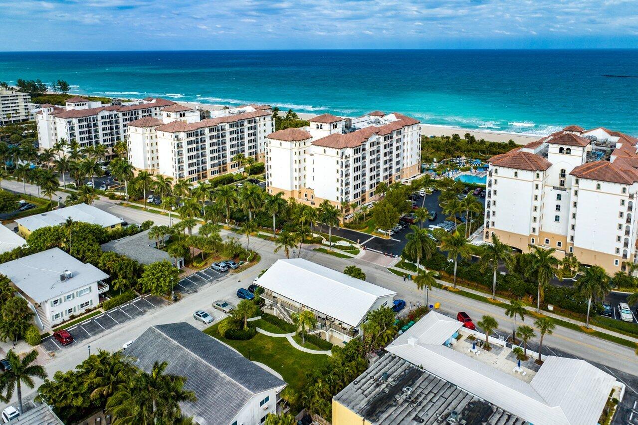 BEACH HOUSE CONDO - Residential