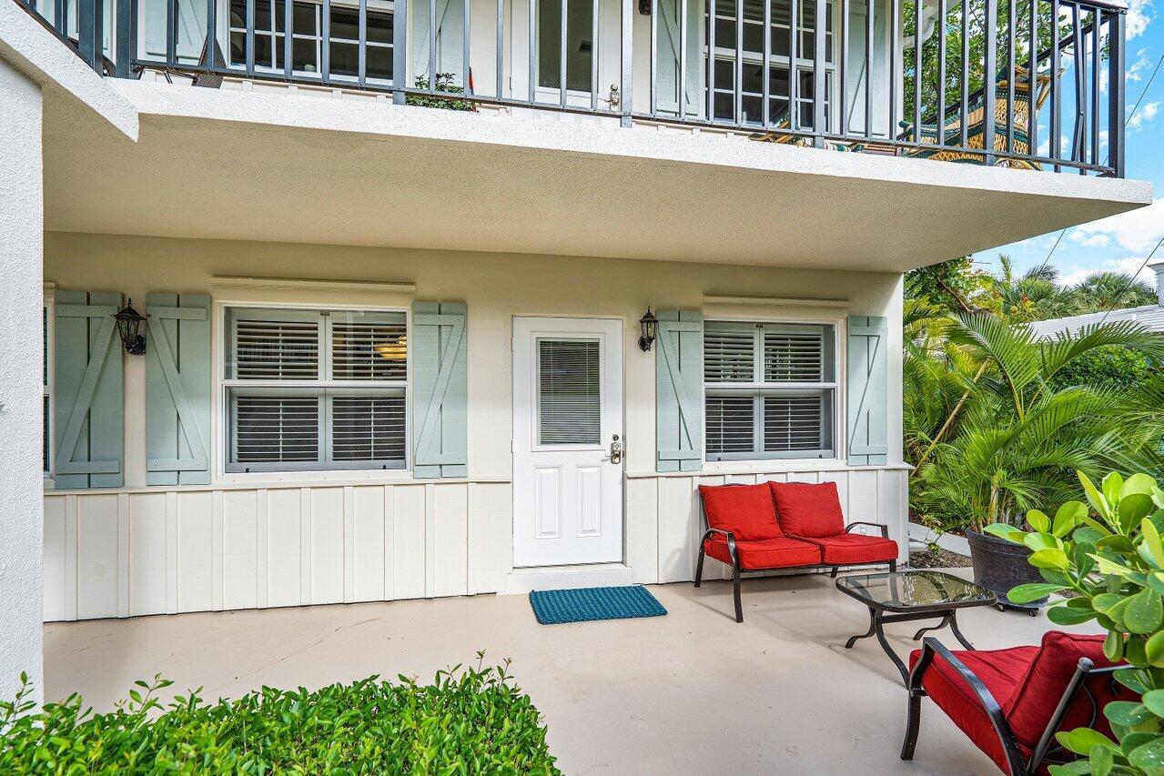 BEACH HOUSE CONDO - Residential