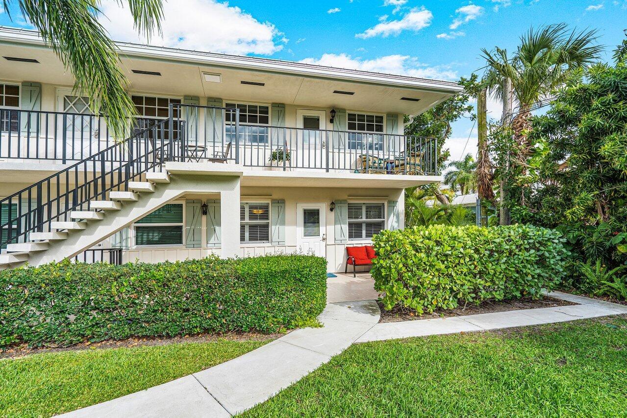 BEACH HOUSE CONDO - Residential