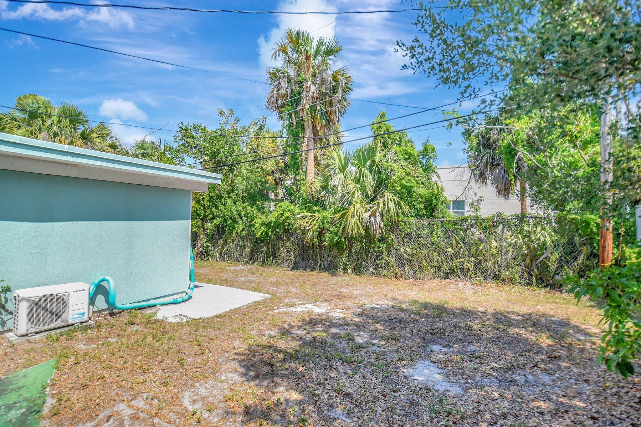 953 Churchill Road