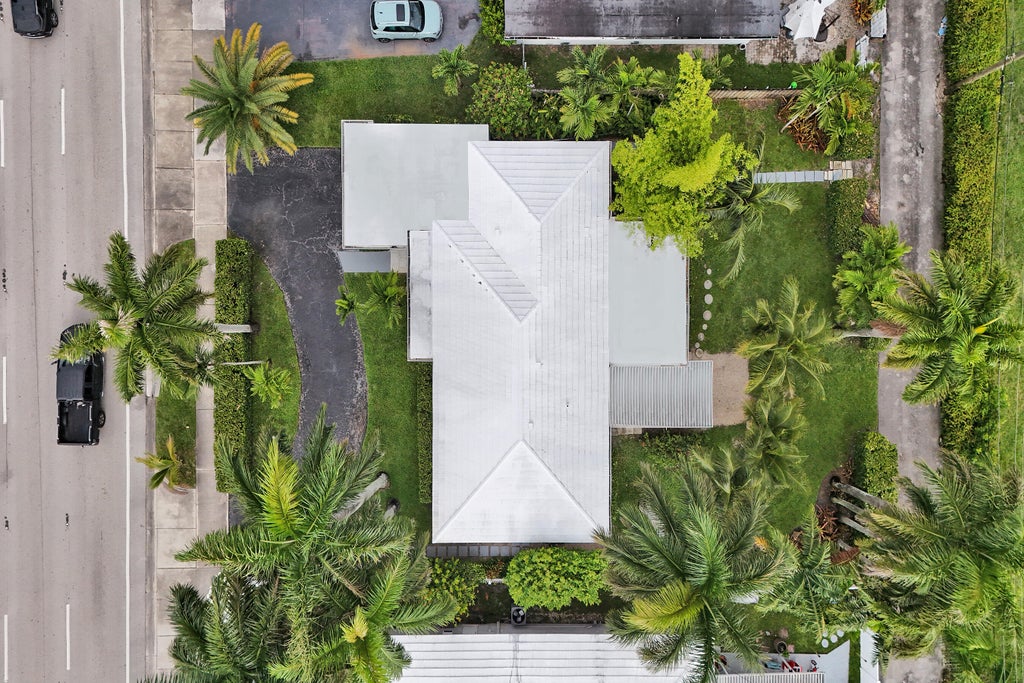Photo of 3113 Hollywood Boulevard, Hollywood, FL 33021 (MLS # B26038145)