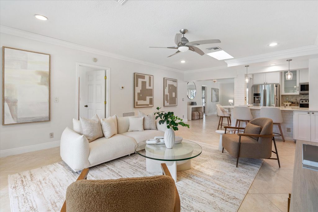 Photo of 1041 SW 7th Street, Boca Raton, FL 33486 (MLS # R11163015)