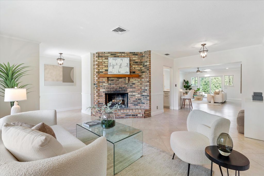 Photo of 1041 SW 7th Street, Boca Raton, FL 33486 (MLS # R11163015)