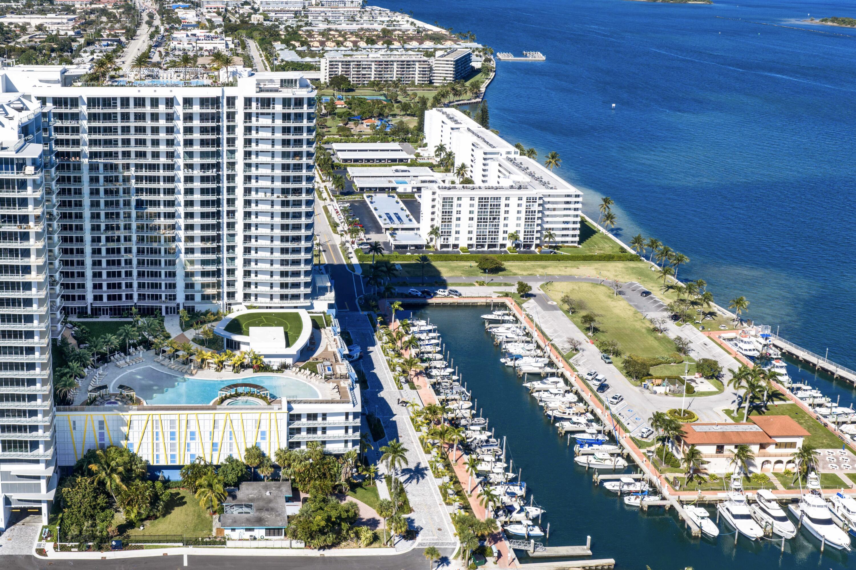 NAUTILUS 220 CONDOMINIUM - Residential