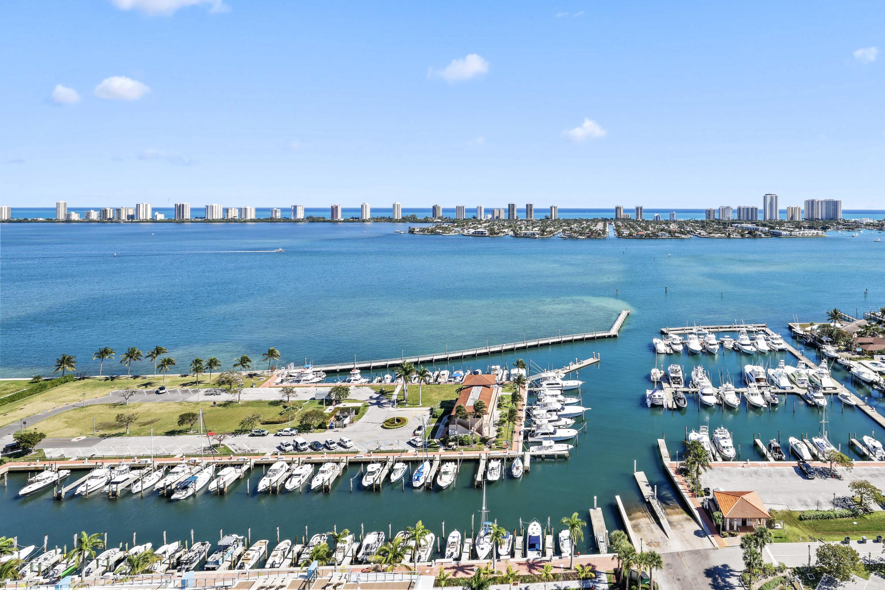 NAUTILUS 220 CONDOMINIUM - Residential