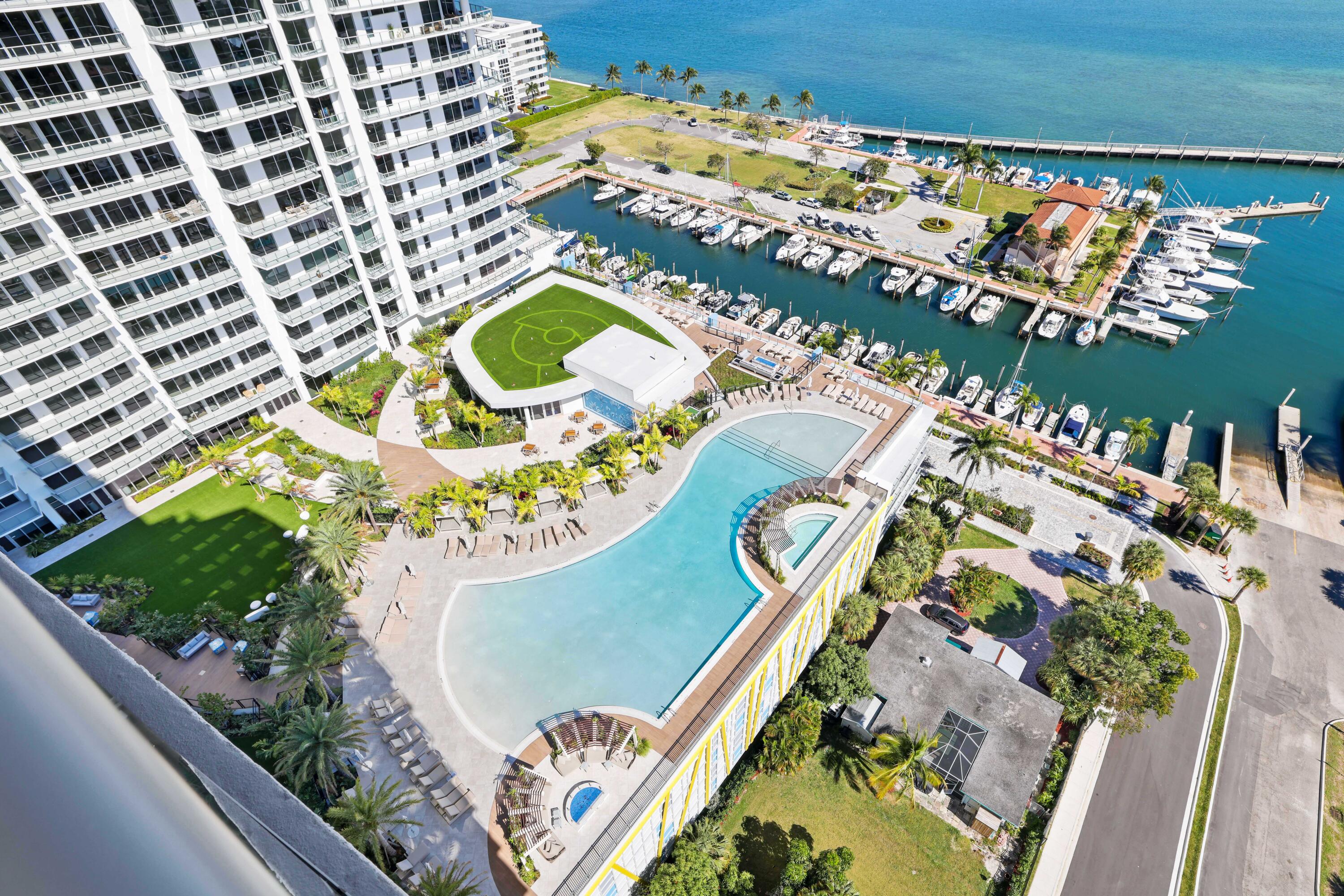 220 Lake Shore Drive 2112