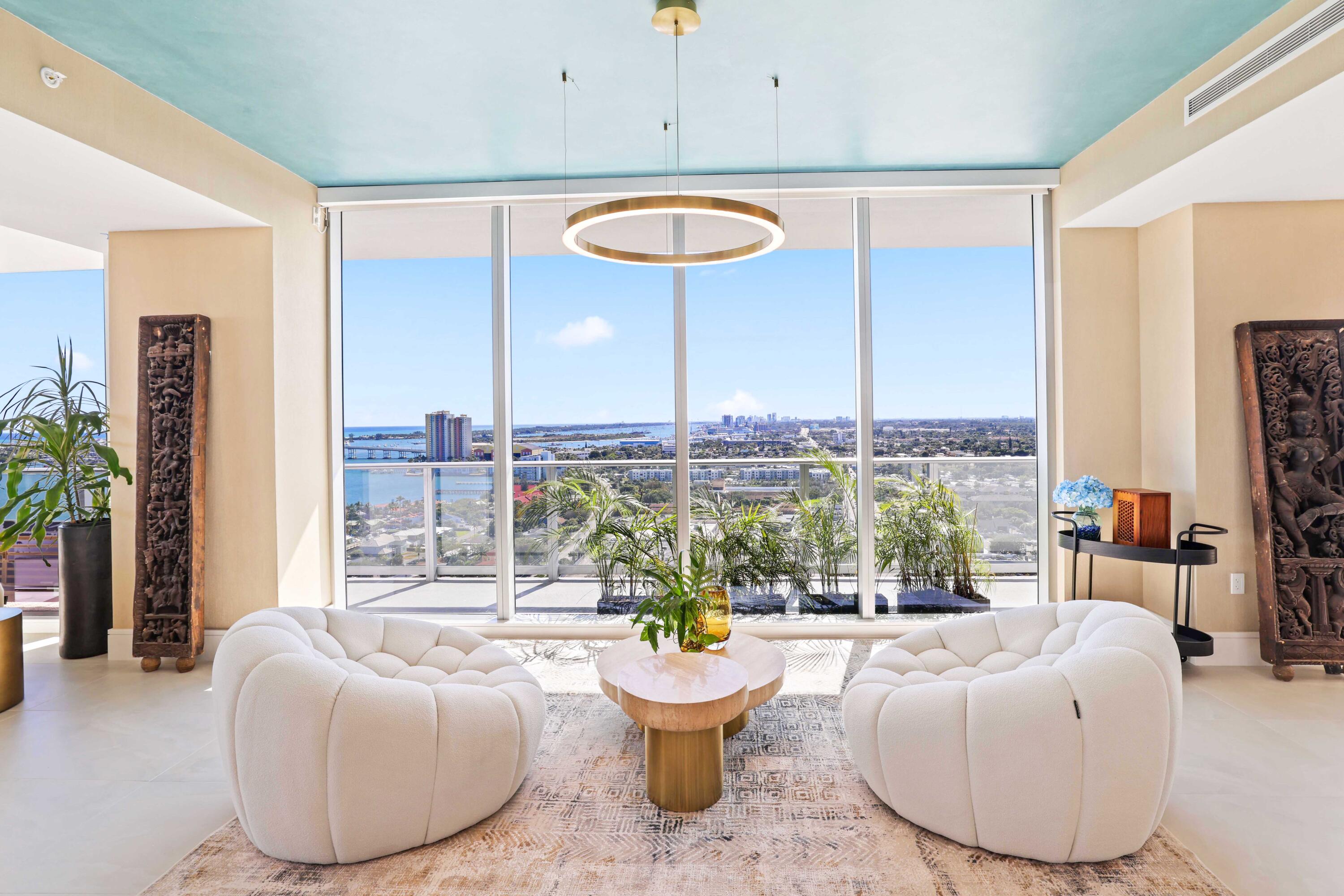 NAUTILUS 220 CONDOMINIUM - Residential