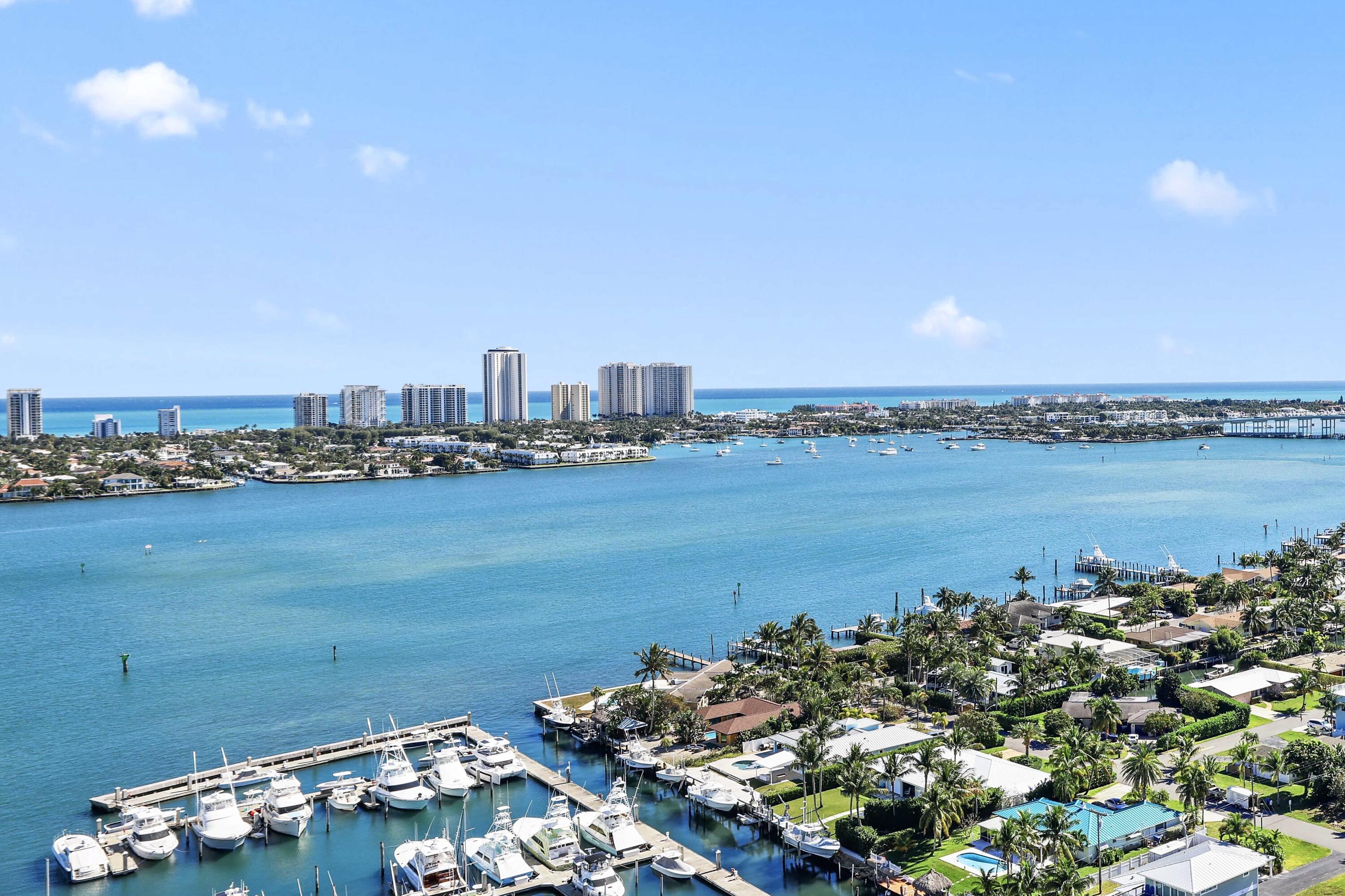 NAUTILUS 220 CONDOMINIUM - Residential