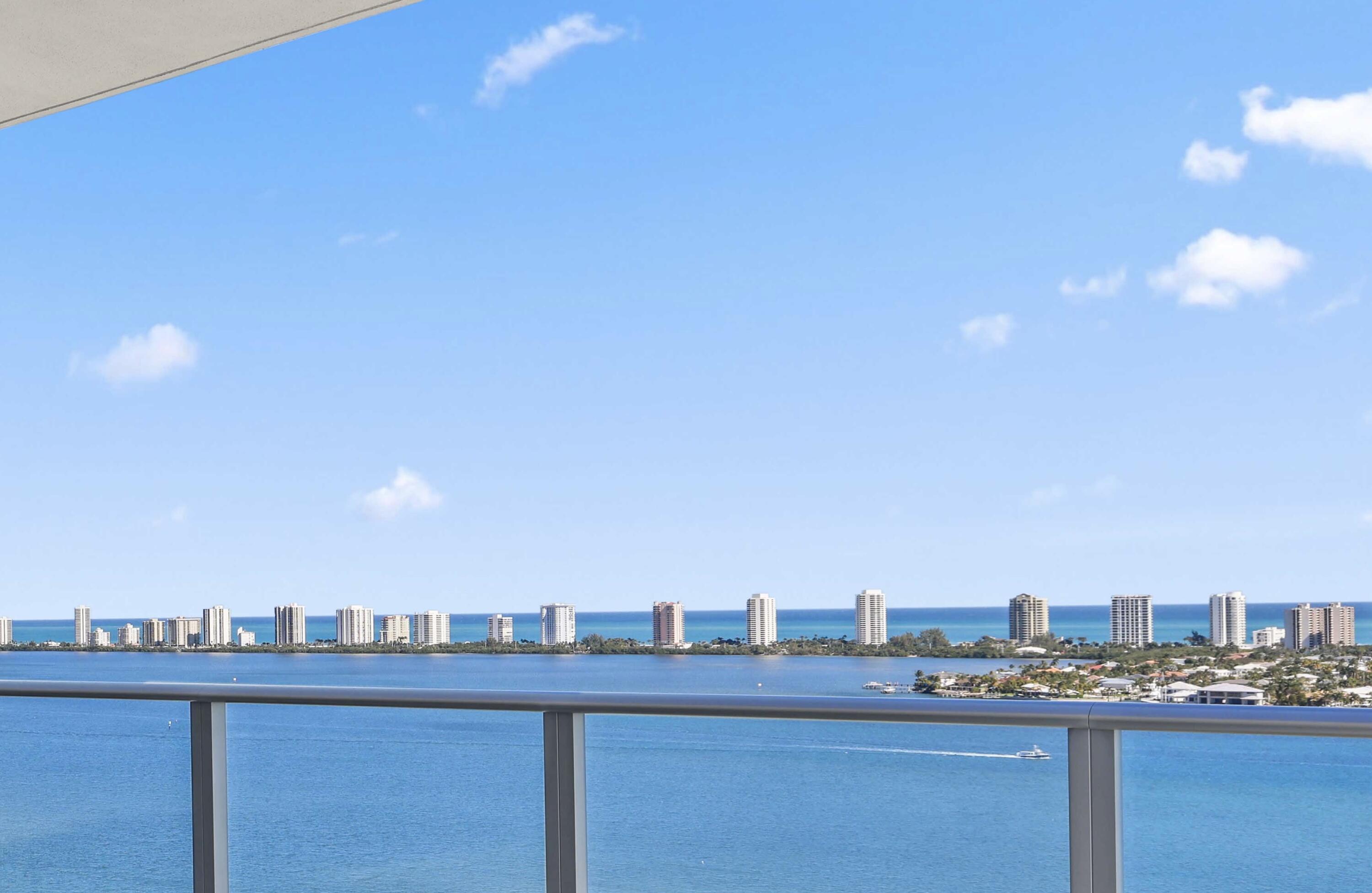 NAUTILUS 220 CONDOMINIUM - Residential