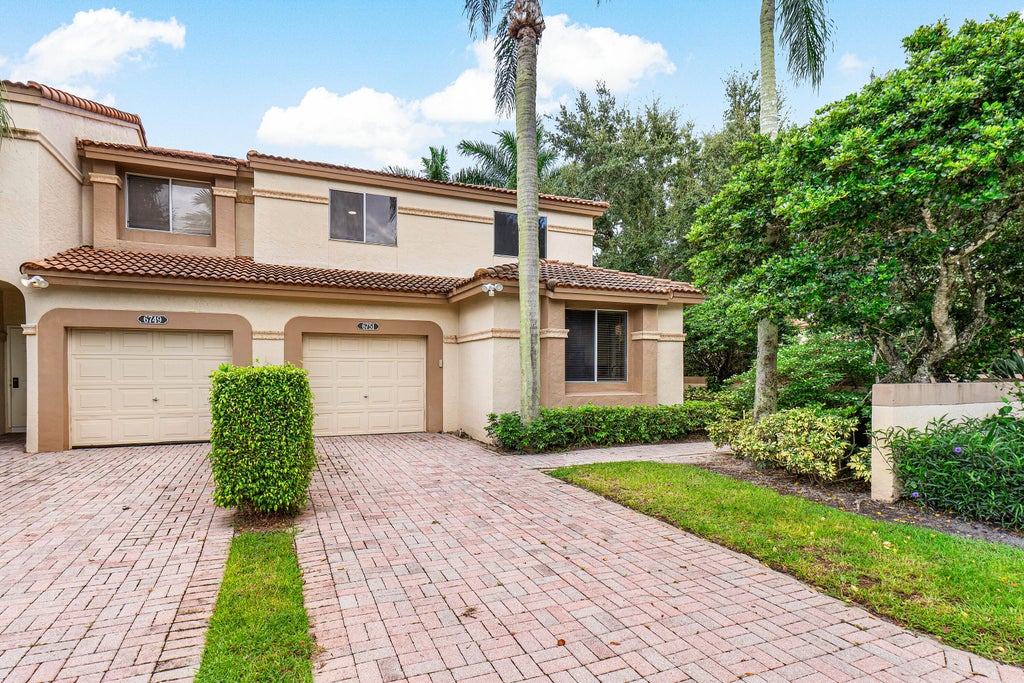Photo of 6751 Via Regina, Boca Raton, FL 33433 (MLS # R11021189)