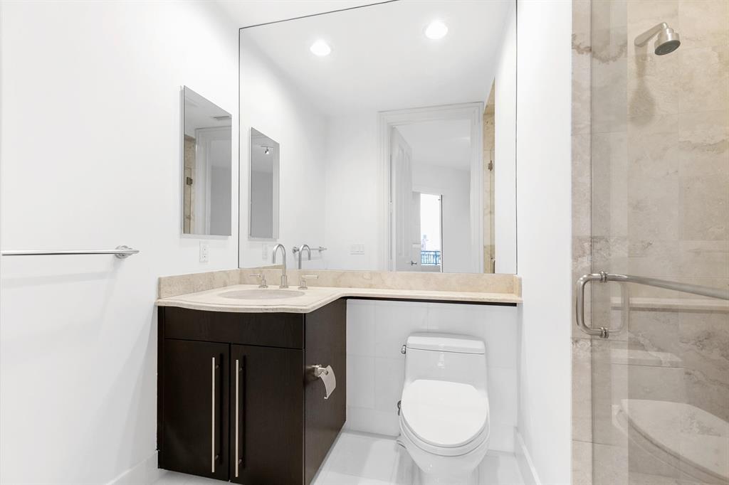 ONE WATERMARK PLACE OF THE PALM BEACHES - Residential