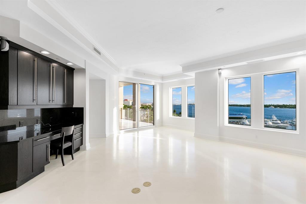 ONE WATERMARK PLACE OF THE PALM BEACHES - Residential