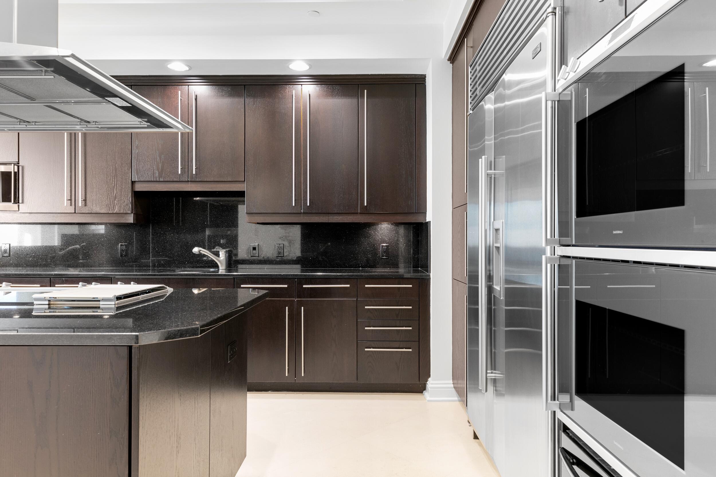 ONE WATERMARK PLACE OF THE PALM BEACHES - Residential