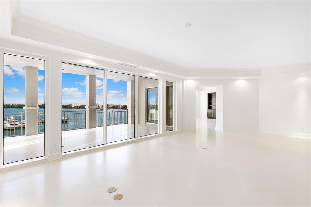 ONE WATERMARK PLACE OF THE PALM BEACHES - Residential