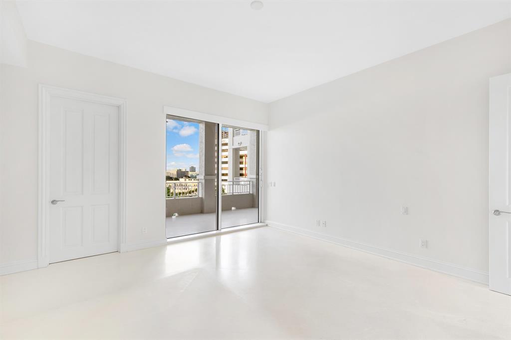 ONE WATERMARK PLACE OF THE PALM BEACHES - Residential