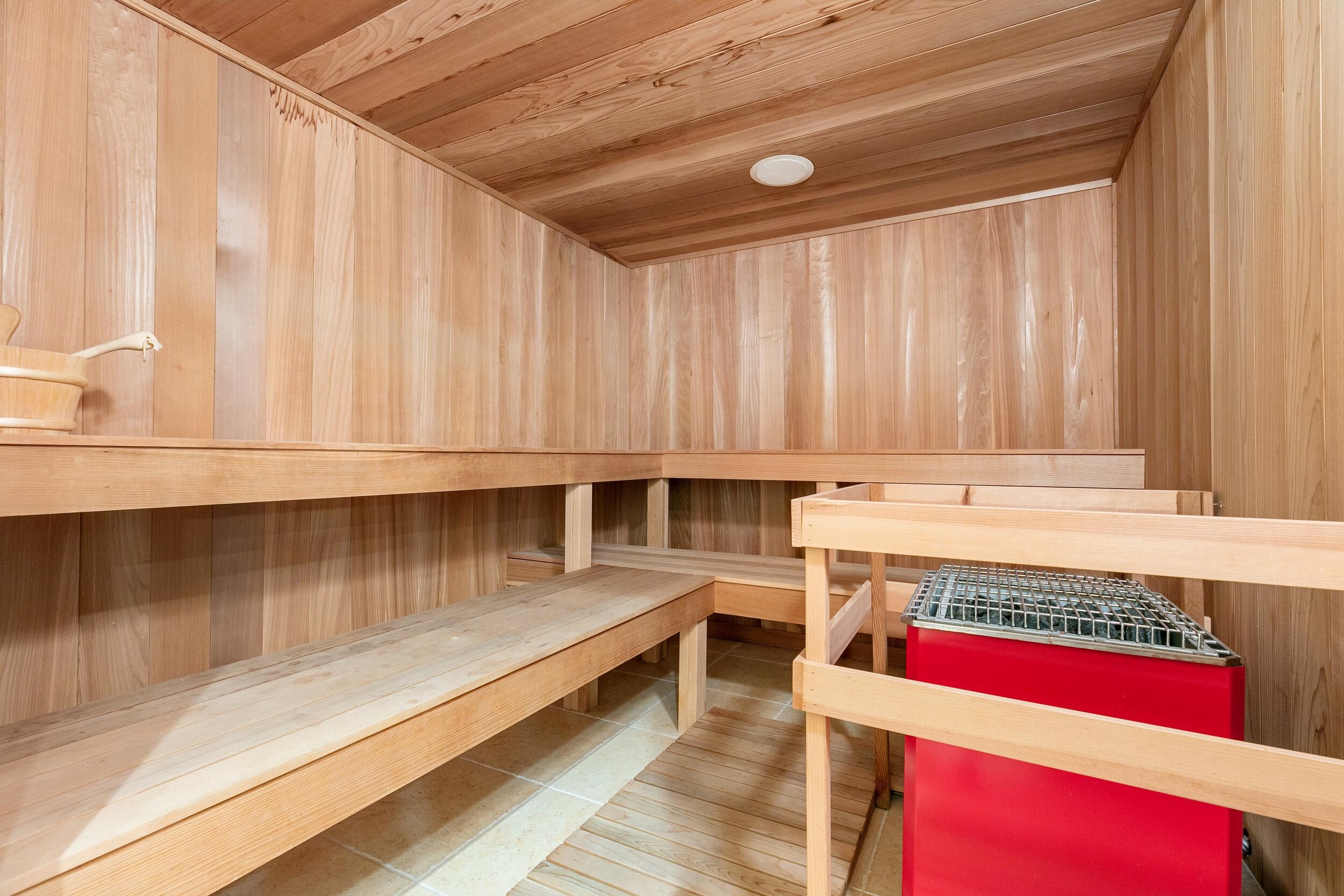 ONE WATERMARK PLACE OF THE PALM BEACHES - Residential