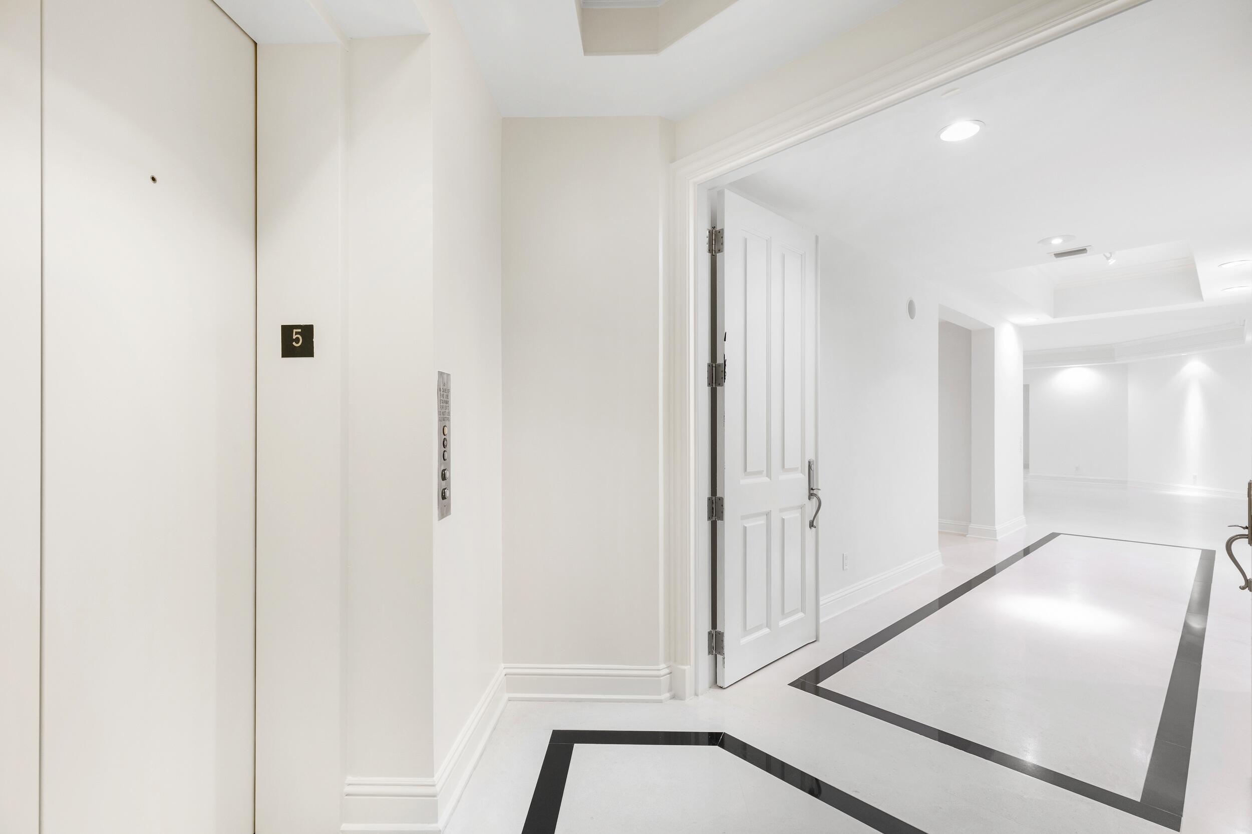 ONE WATERMARK PLACE OF THE PALM BEACHES - Residential