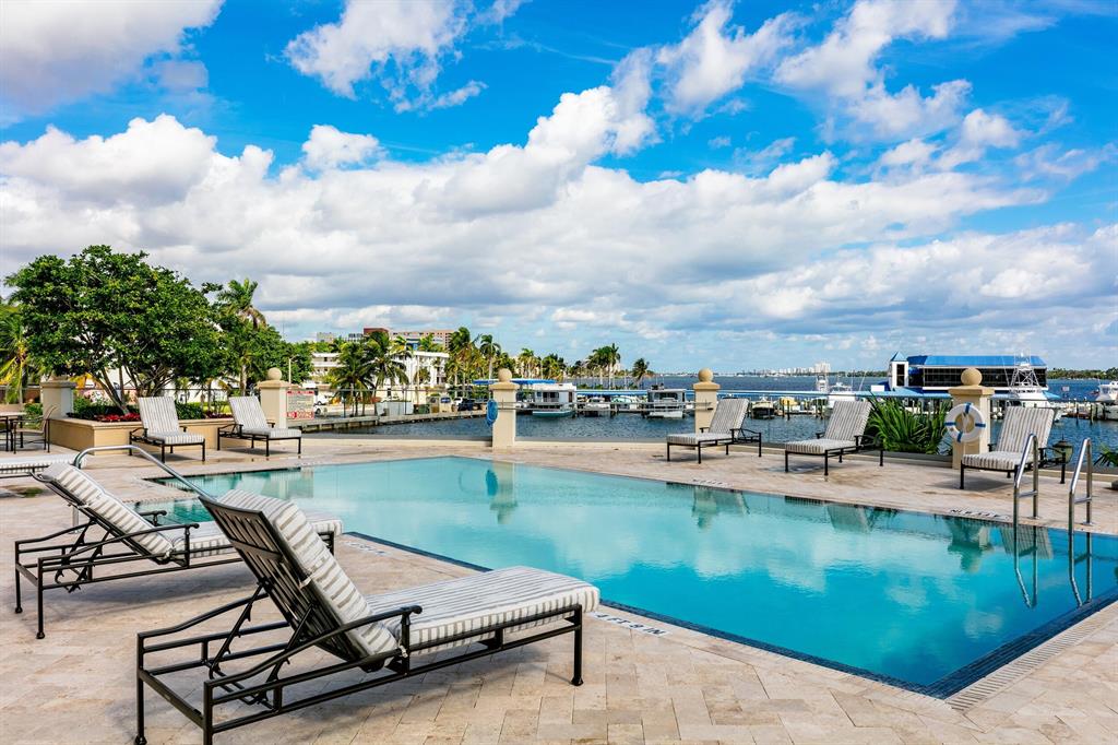 ONE WATERMARK PLACE OF THE PALM BEACHES - Residential