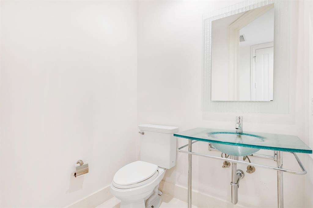 ONE WATERMARK PLACE OF THE PALM BEACHES - Residential