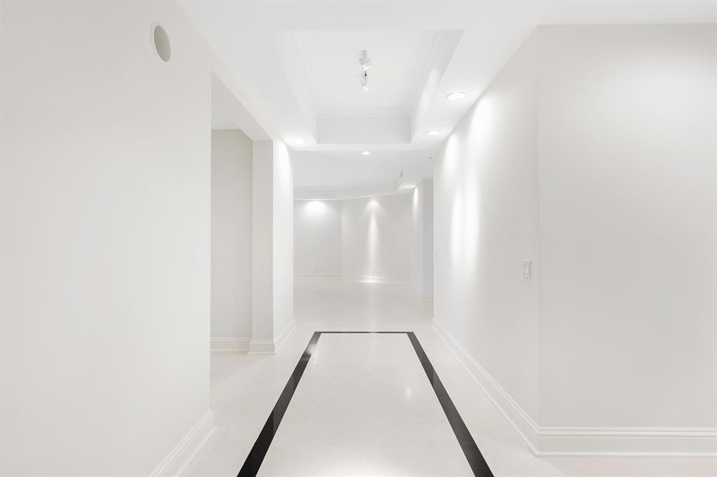 ONE WATERMARK PLACE OF THE PALM BEACHES - Residential