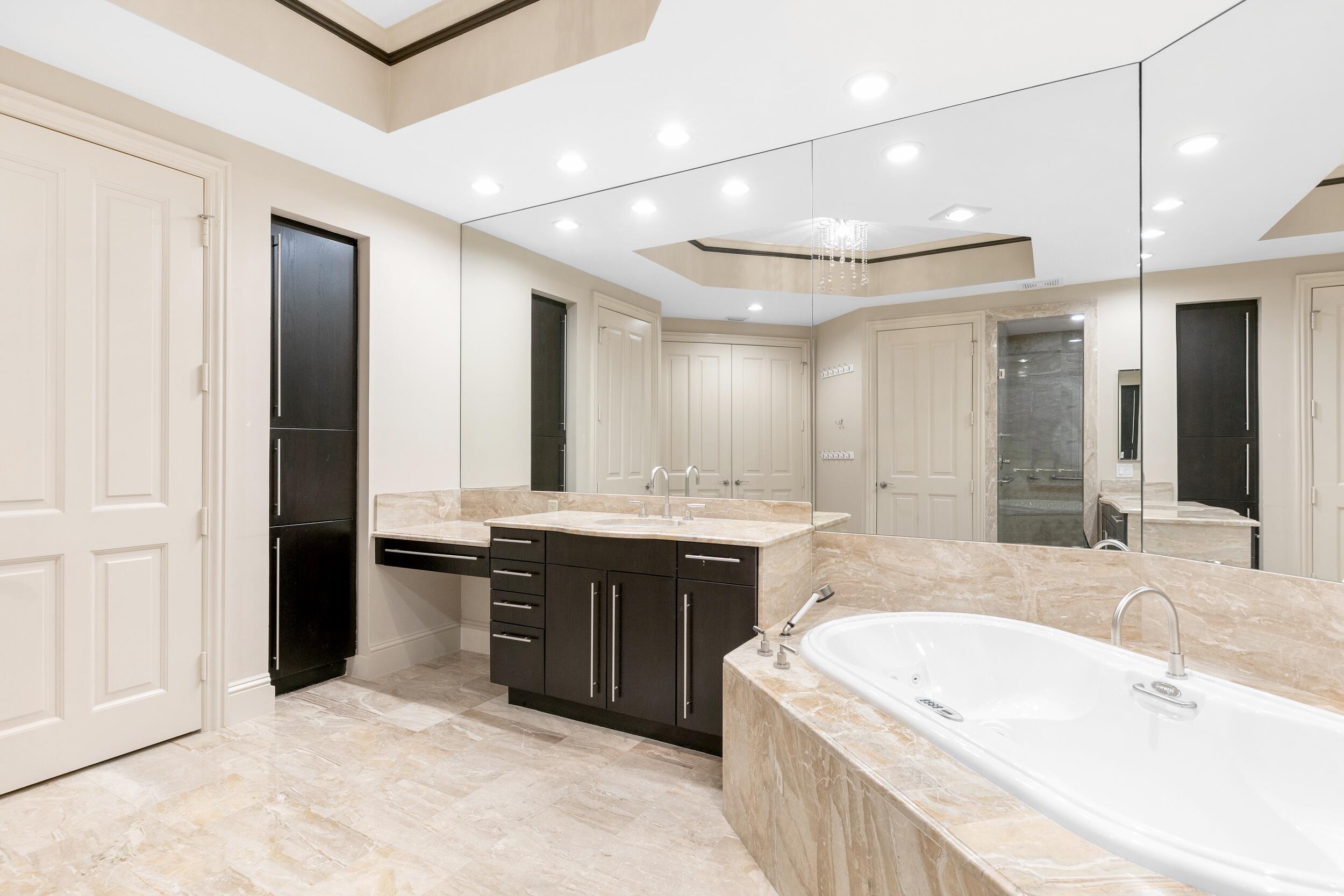 ONE WATERMARK PLACE OF THE PALM BEACHES - Residential