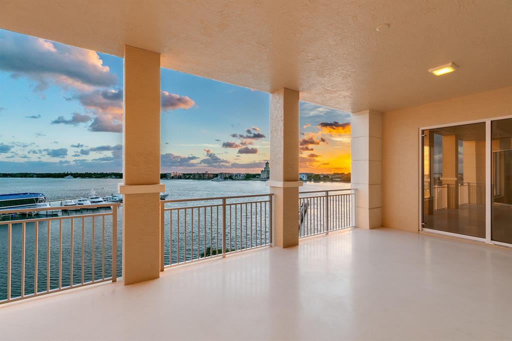 ONE WATERMARK PLACE OF THE PALM BEACHES - Residential