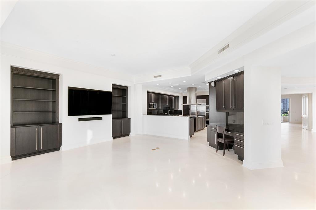 ONE WATERMARK PLACE OF THE PALM BEACHES - Residential