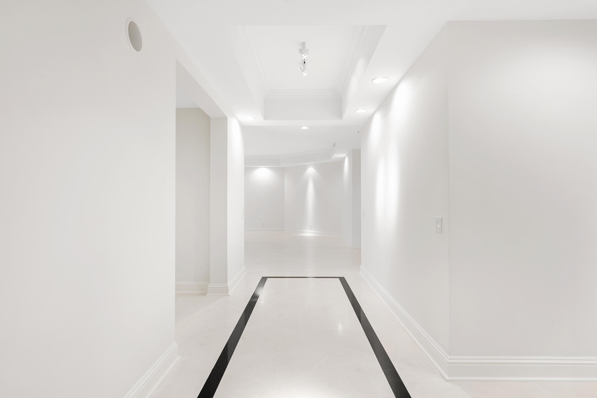 ONE WATERMARK PLACE OF THE PALM BEACHES - Residential