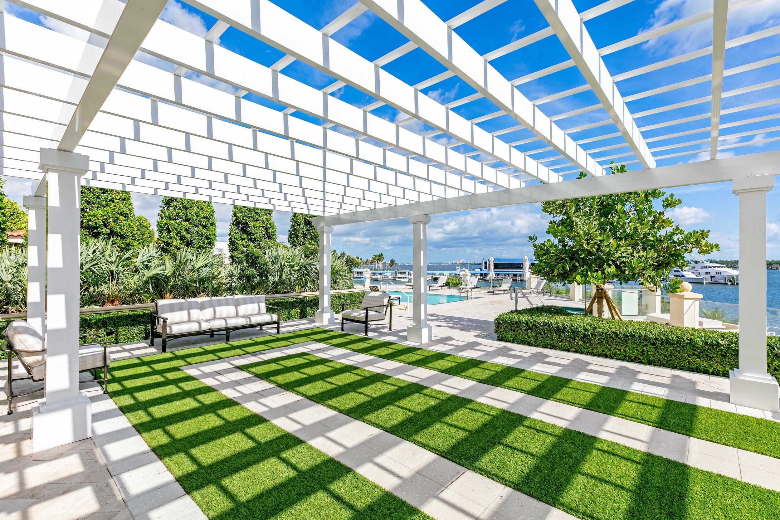 ONE WATERMARK PLACE OF THE PALM BEACHES - Residential