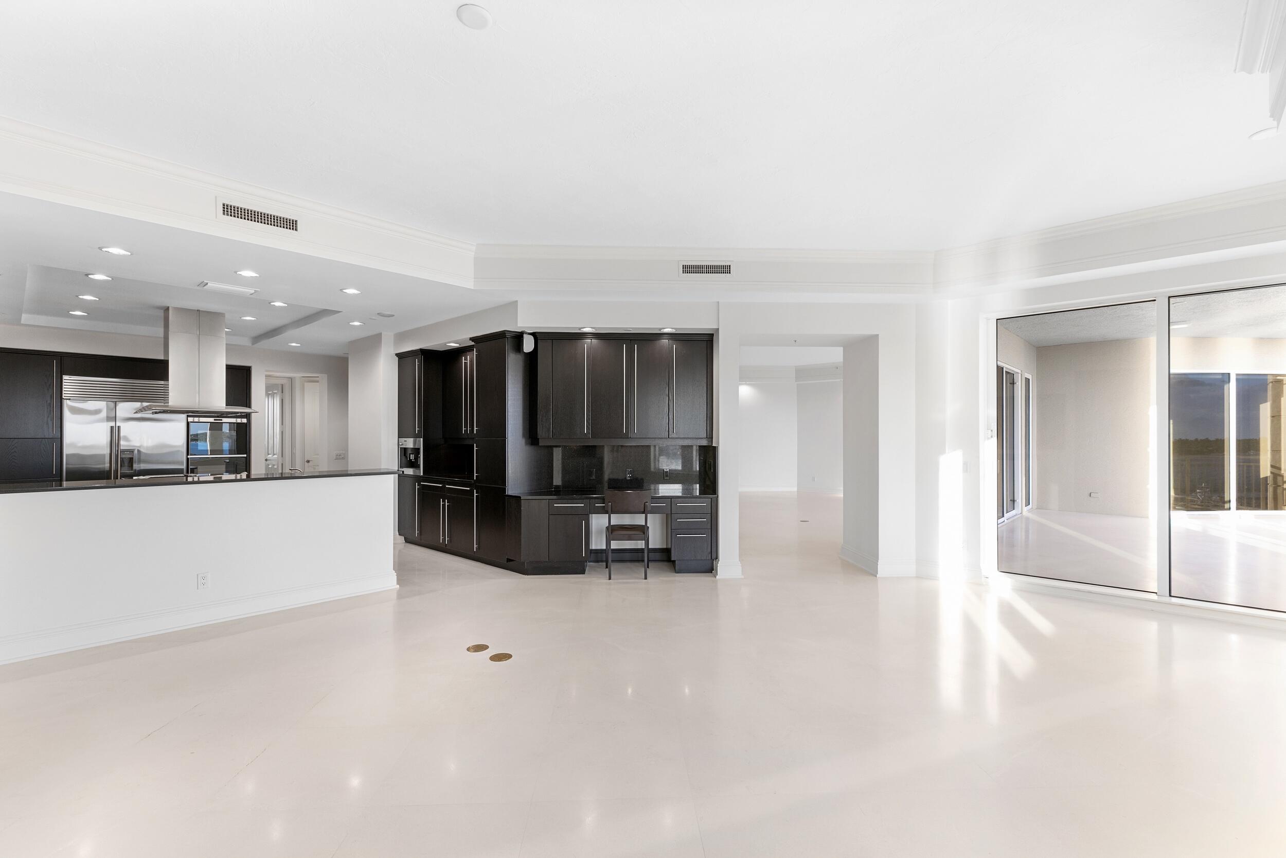 ONE WATERMARK PLACE OF THE PALM BEACHES - Residential