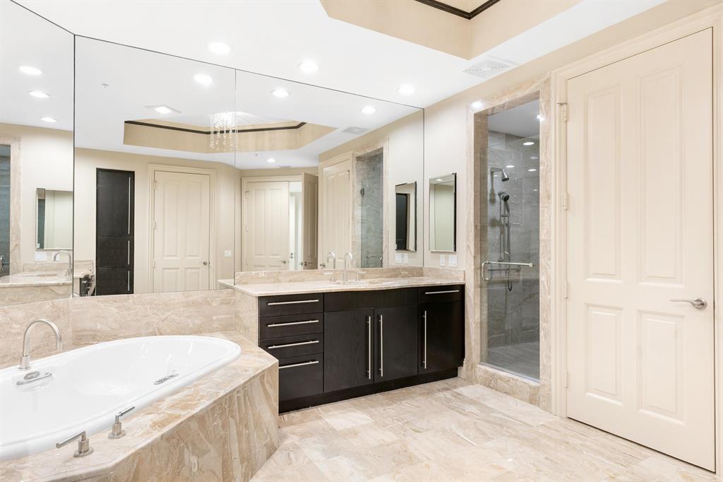 ONE WATERMARK PLACE OF THE PALM BEACHES - Residential