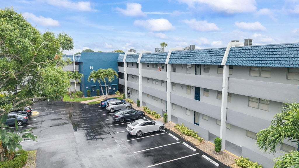 Photo of 7807 Golf Cir Drive #305, Margate, FL 33063 (MLS # B26081981)
