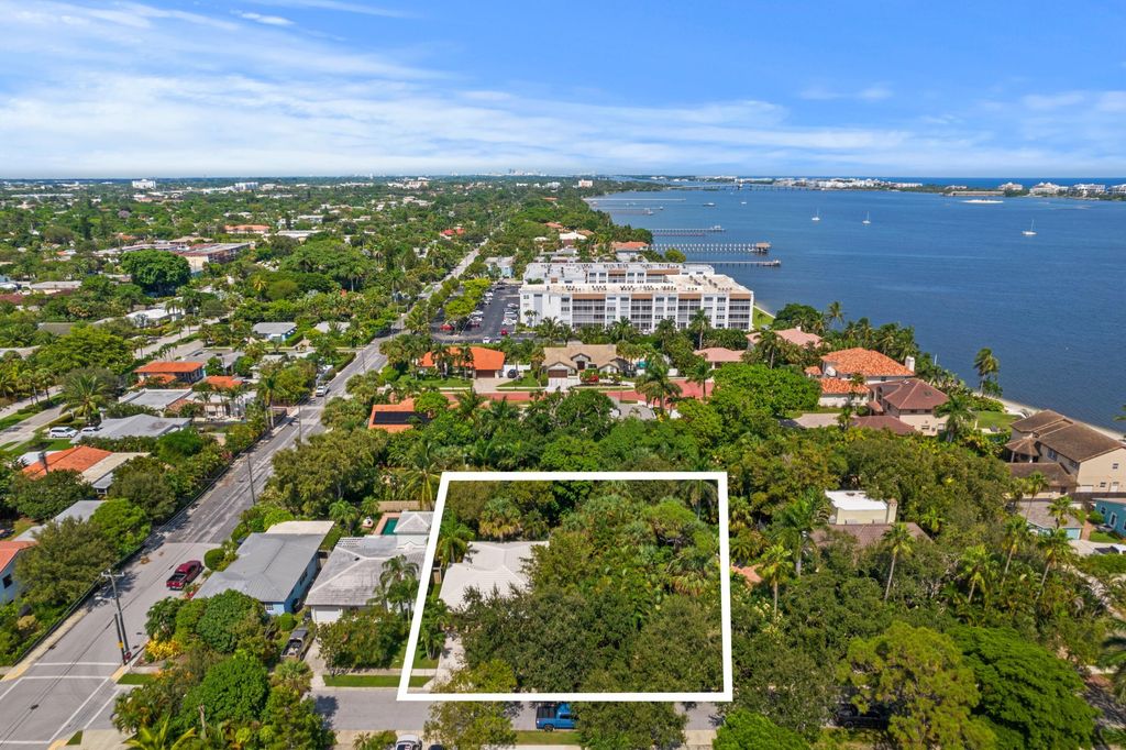 Photo of 4 17th Avenue S, Lake Worth Beach, FL 33460 (MLS # R11112980)