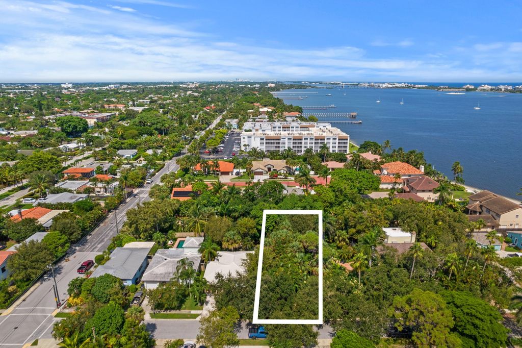 Photo of 4 17th Avenue S, Lake Worth Beach, FL 33460 (MLS # R11112980)