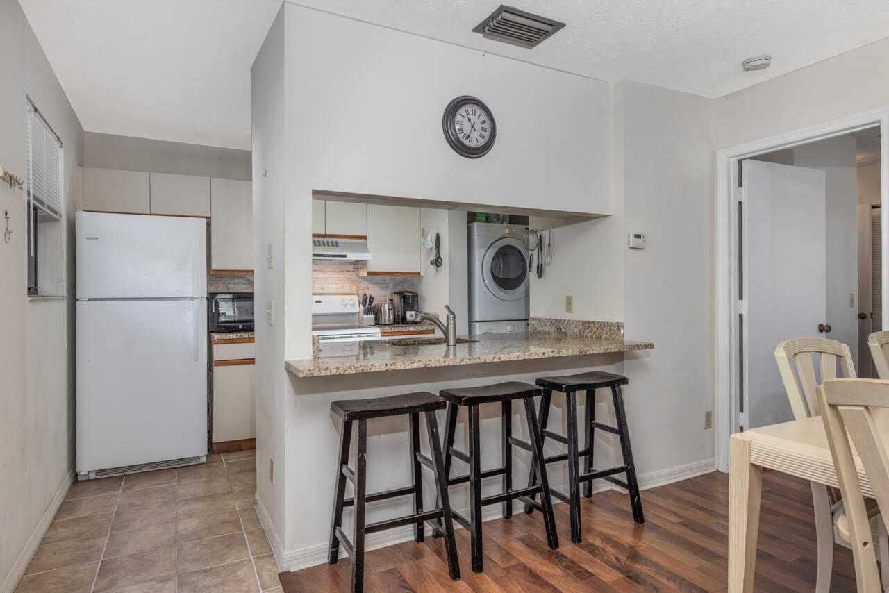 FAIRWAY PALMS CONDO - Residential