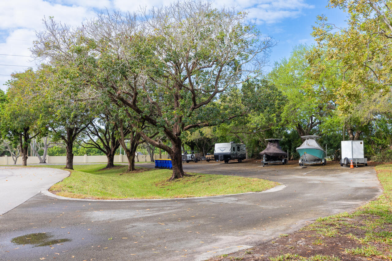 FAIRWAY PALMS CONDO - Residential