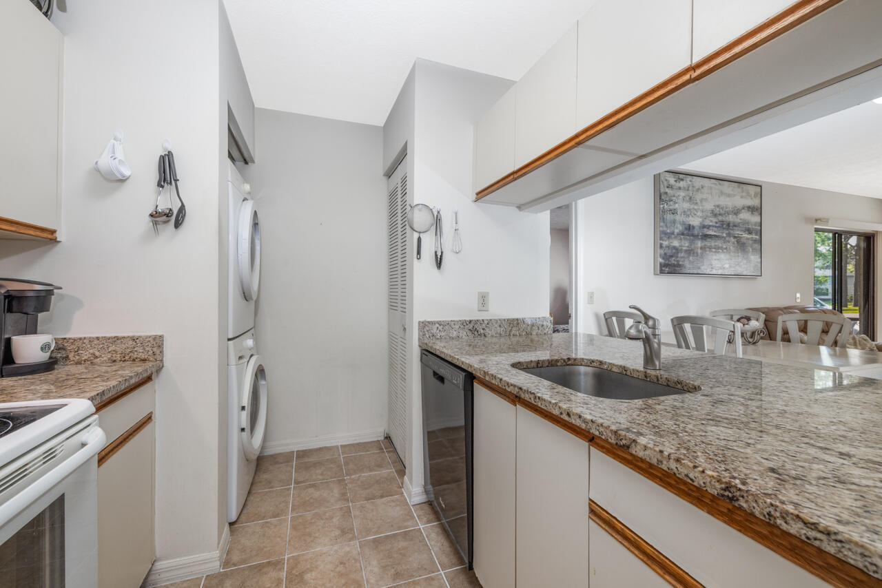 FAIRWAY PALMS CONDO - Residential