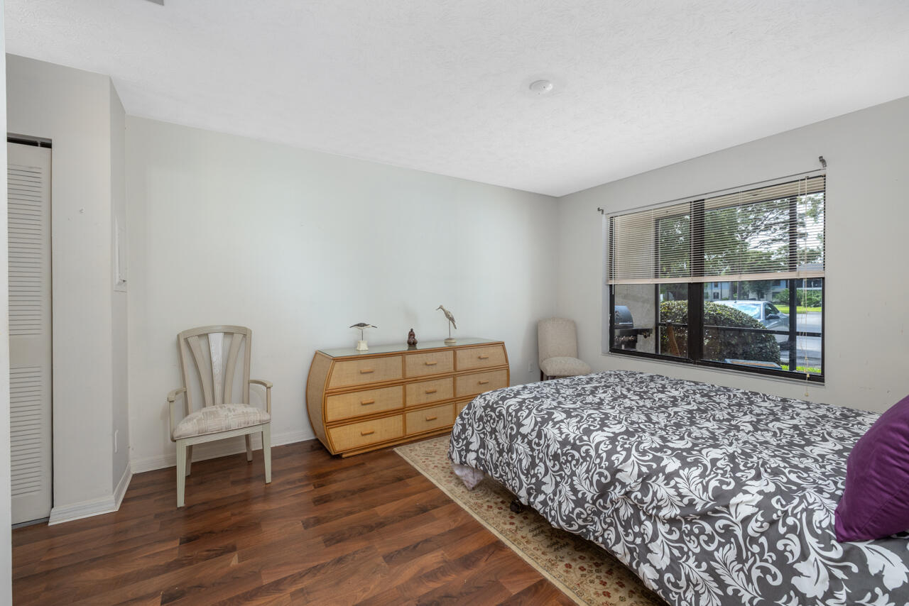 FAIRWAY PALMS CONDO - Residential