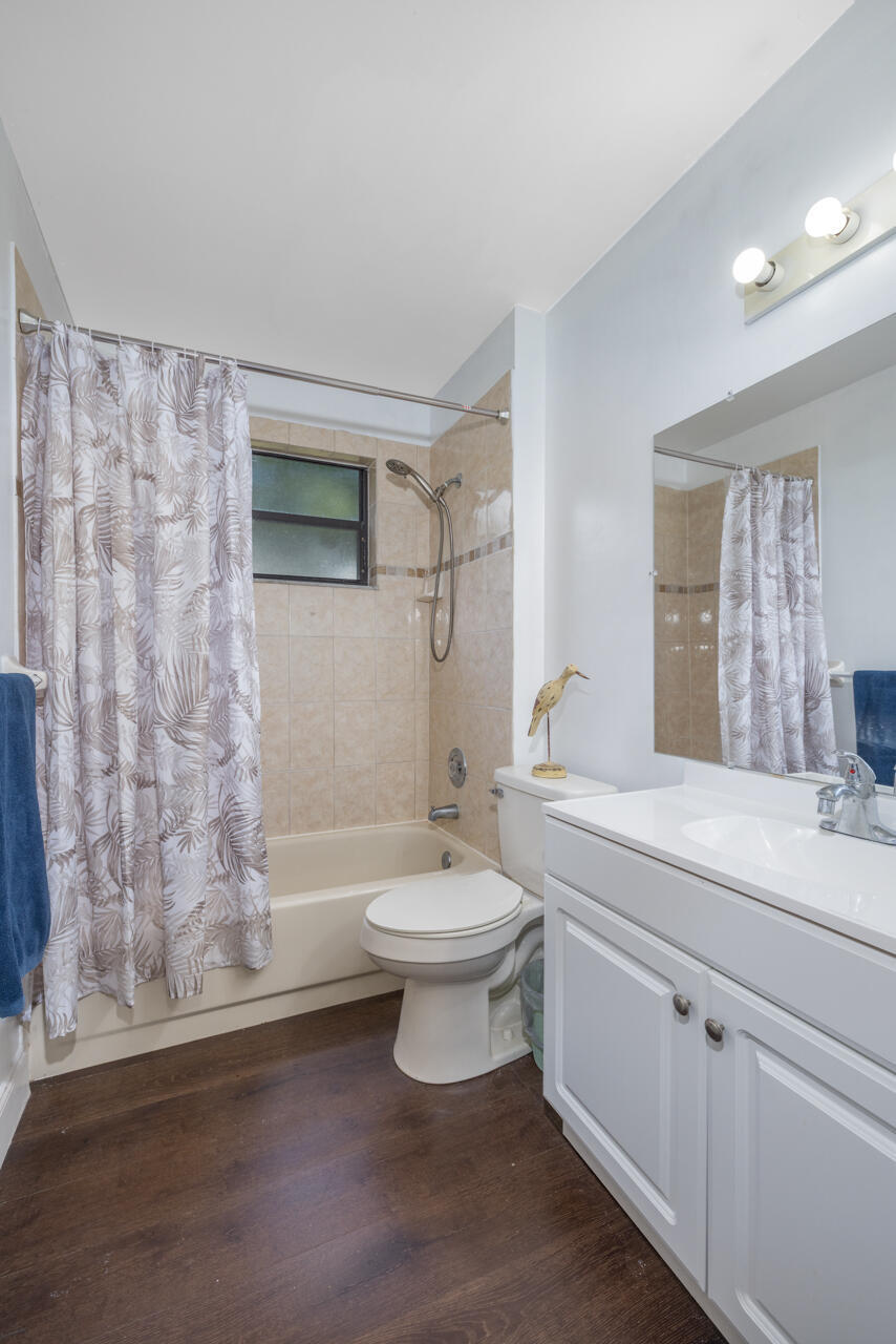 FAIRWAY PALMS CONDO - Residential