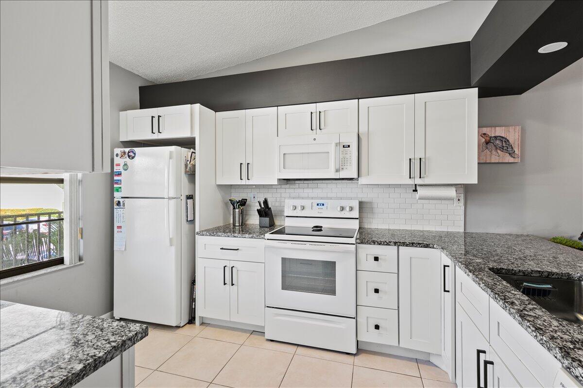 SABAL RIDGE CONDO - Residential