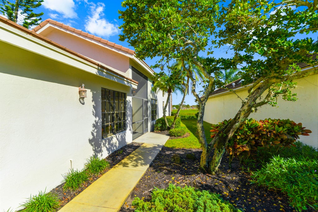 Photo of 475 Sherwood Forest Drive, Delray Beach, FL 33445 (MLS # R10945157)