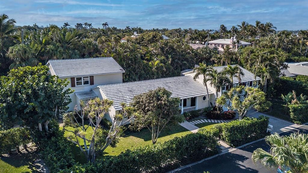 Photo of 210 Osceola Way, Palm Beach, FL 33480 (MLS # R10679774)