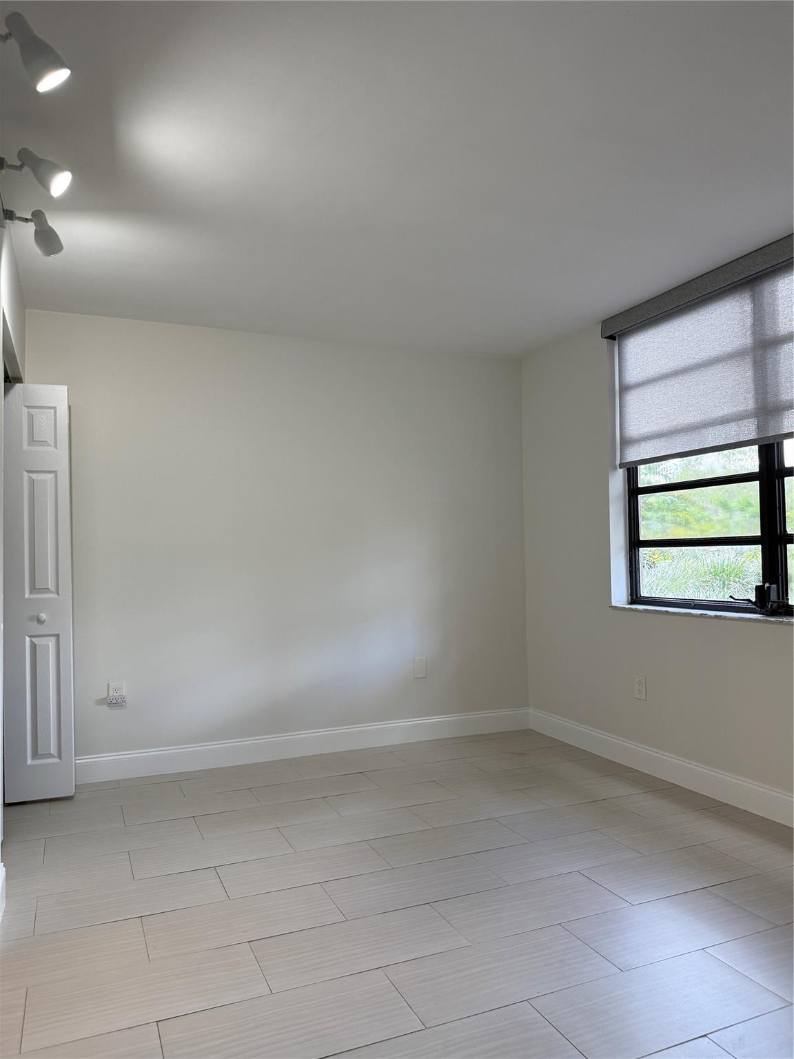 Colony Point 5 Condo - Residential