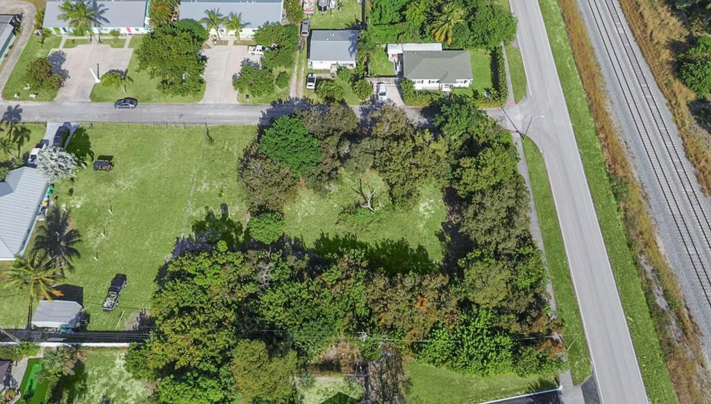 Photo of 8686 SE Lyons Street, Hobe Sound, FL 33455 (MLS # R11144117)