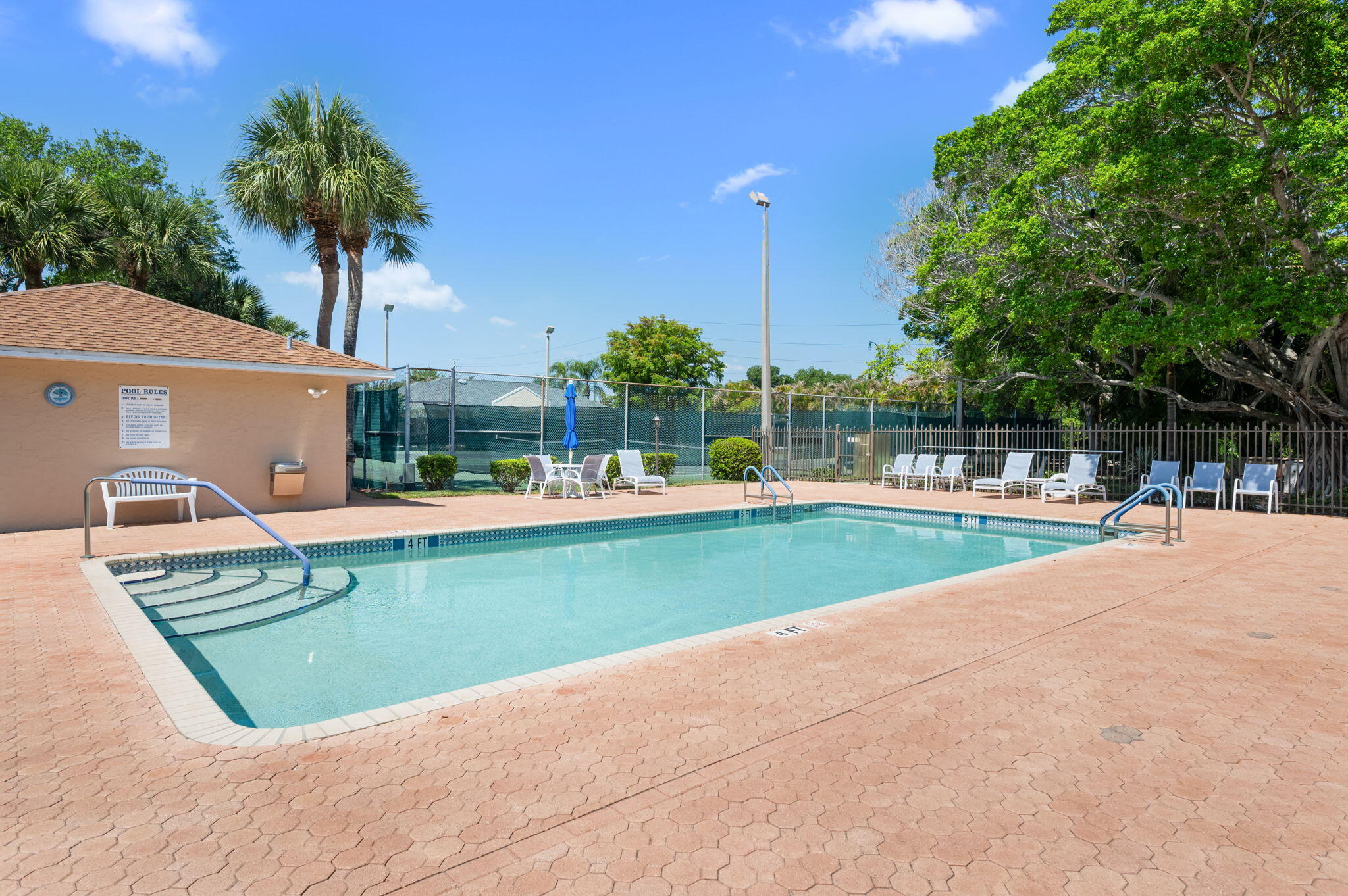 FAIRWINDS COVE CONDO - Residential