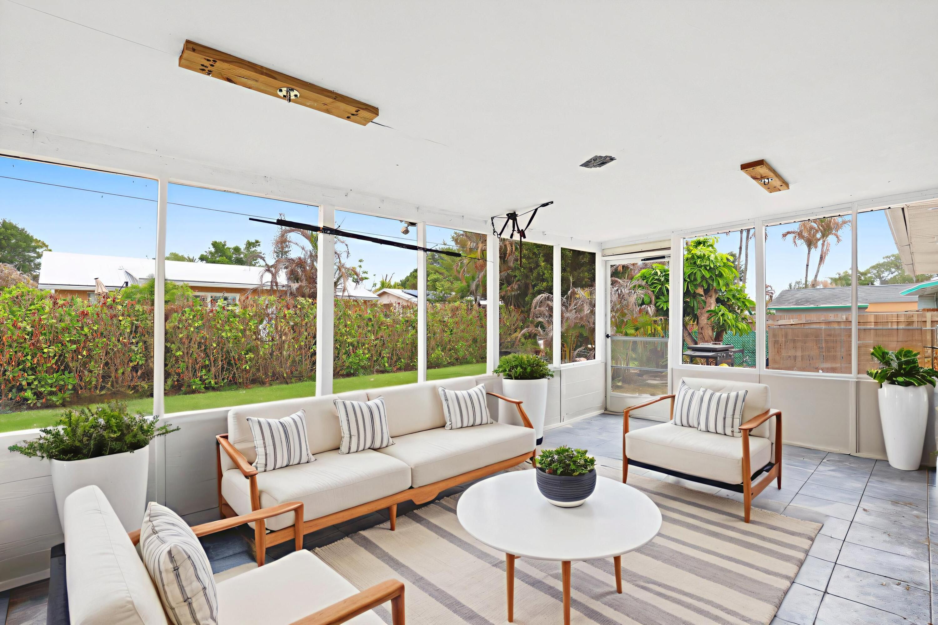 CORAL GARDENS - Residential