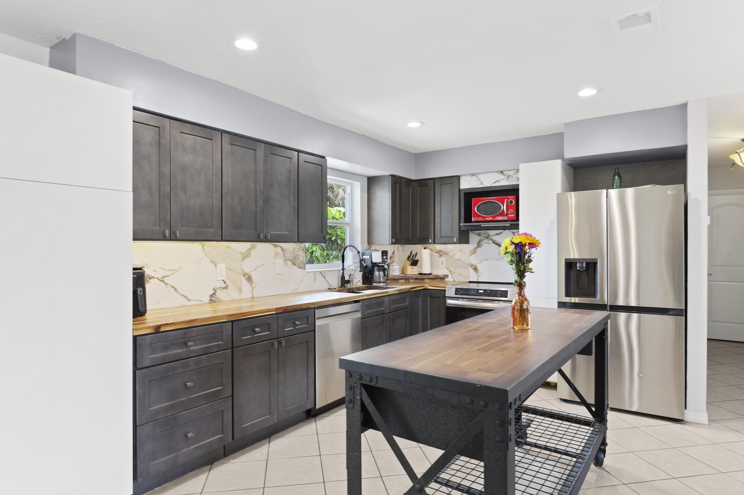 CORAL GARDENS - Residential