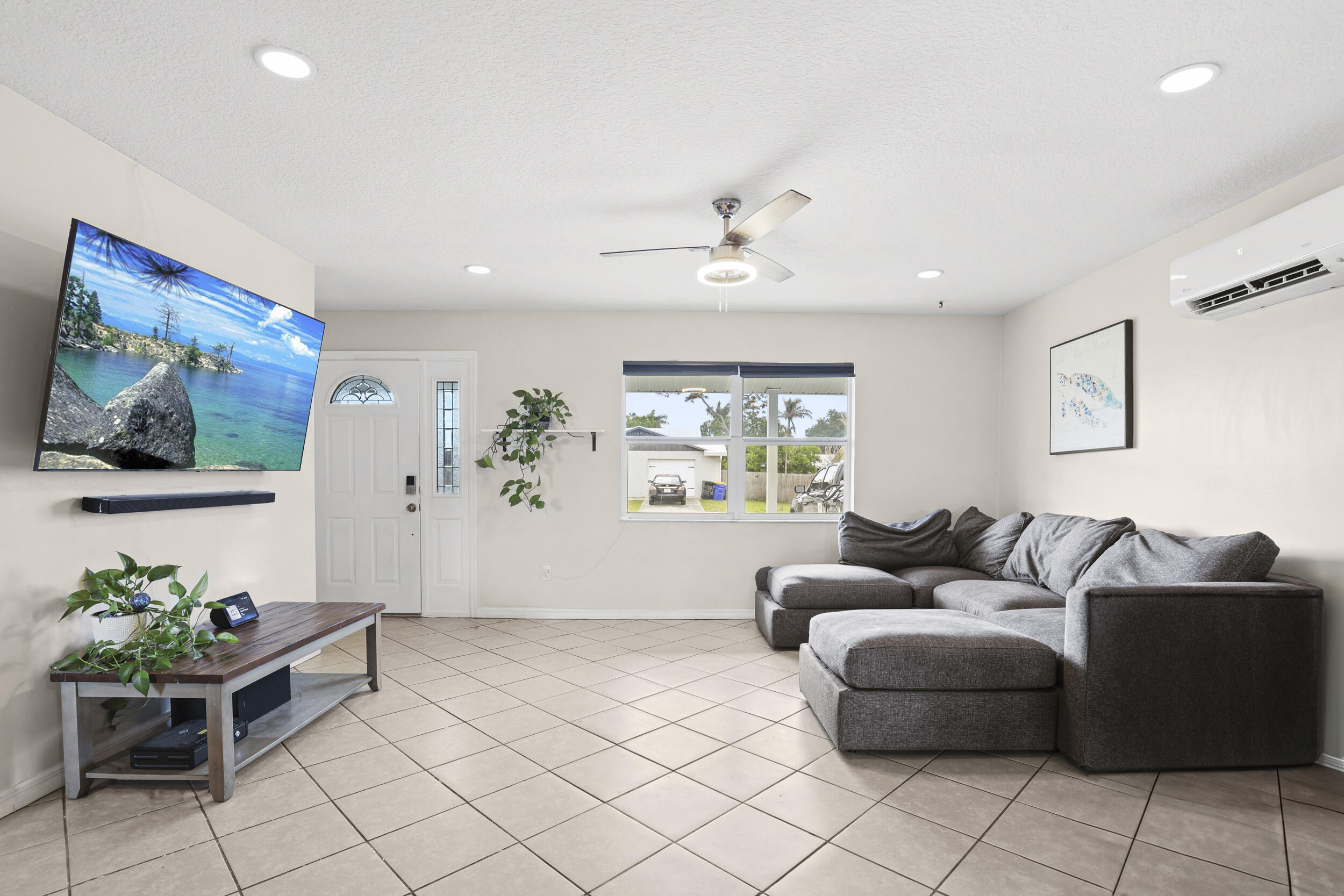 CORAL GARDENS - Residential